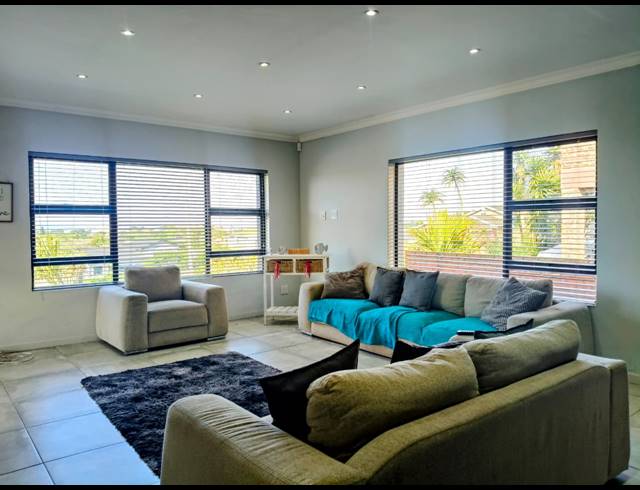 3 BEDROOM HOUSE FOR SALE IN ASTON BAY